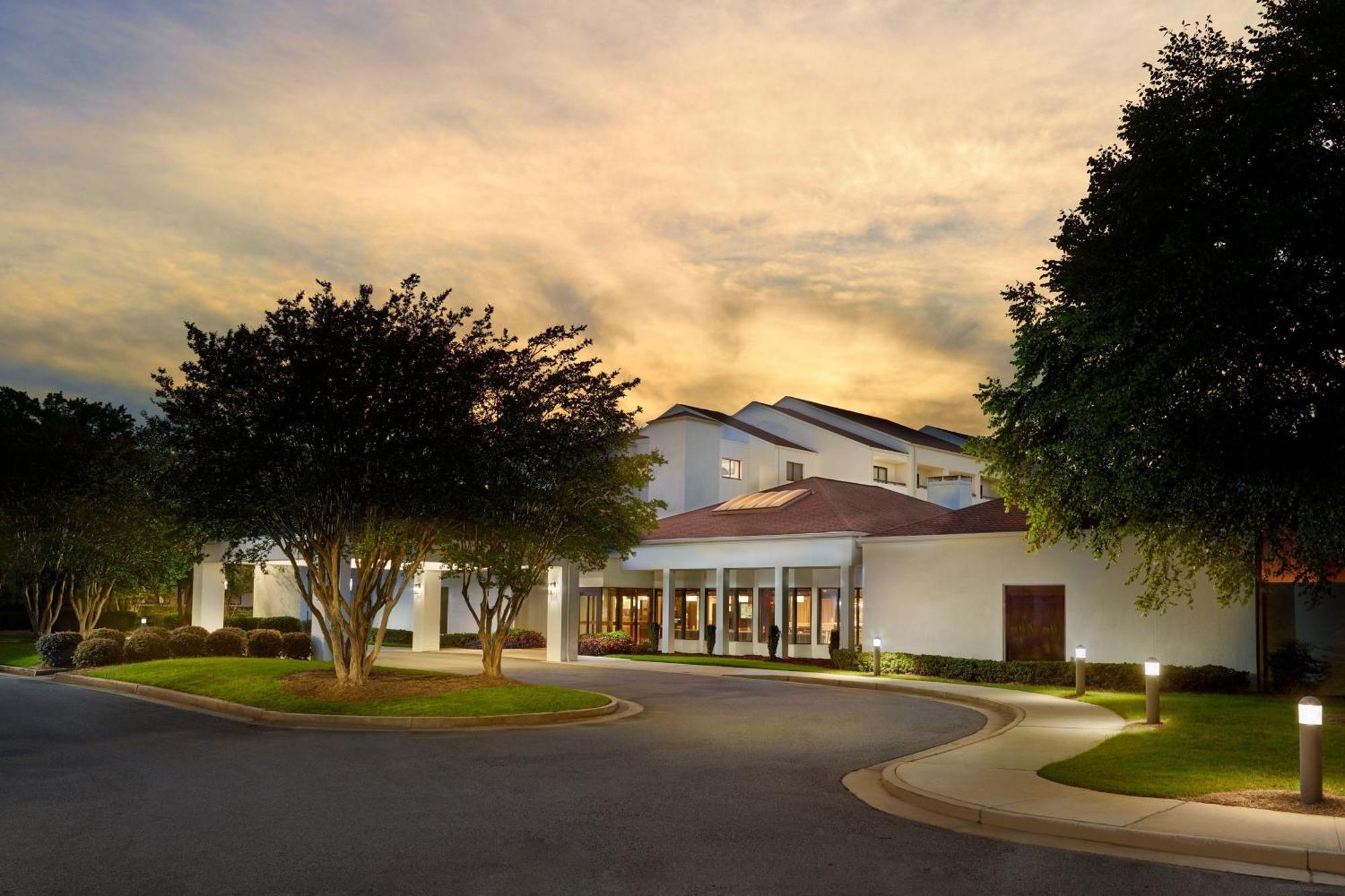 Hotel Courtyard By Marriott Atlanta Executive Park/Emory Zewnętrze zdjęcie